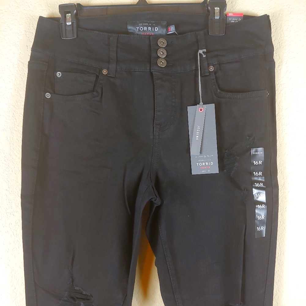 Torrid premium cropped jegging black jeans distressed raw hem size 16 - Picture 9 of 16